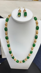 GREEN JADE NUGGETS AND PEARL NECKLACE WITH EARRINGS SET (24K GOLD PLATED BEADS)